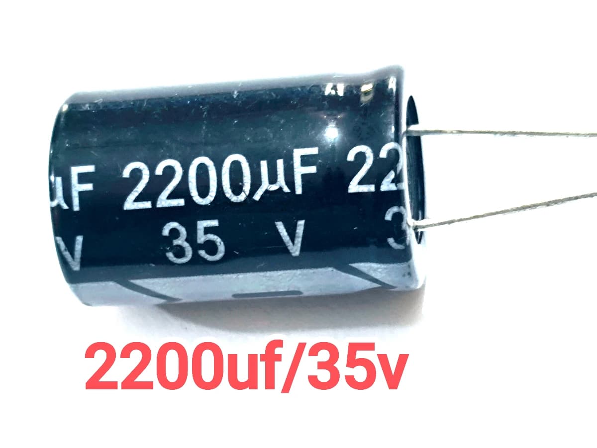 Imagen de Condensador Electrolítico 2200MF/35V 25X15MM
