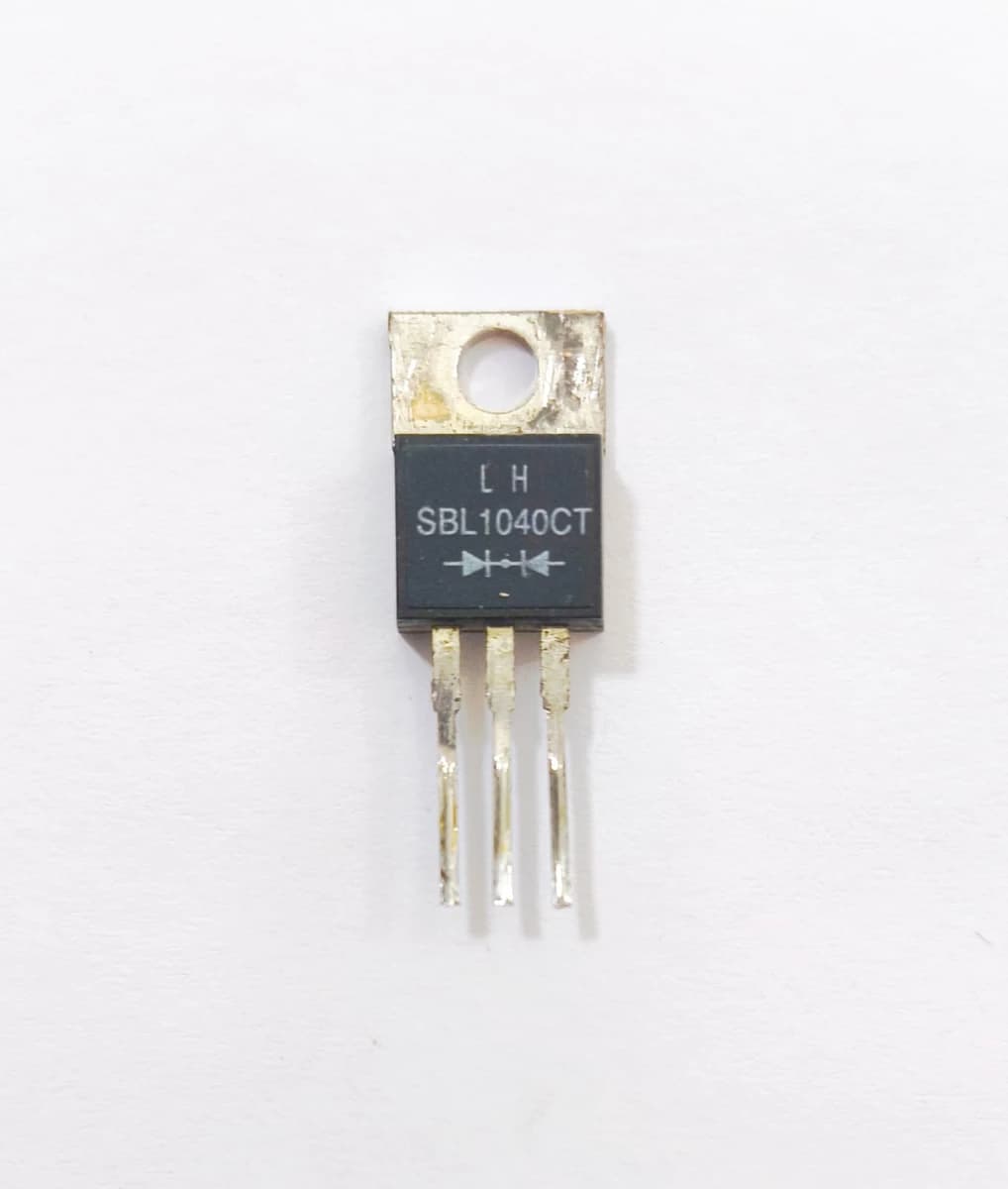 Imagen de Diodo Dual Schottky Sbl1040CT AKA 10A/40V To-220 (Desmontado Original)