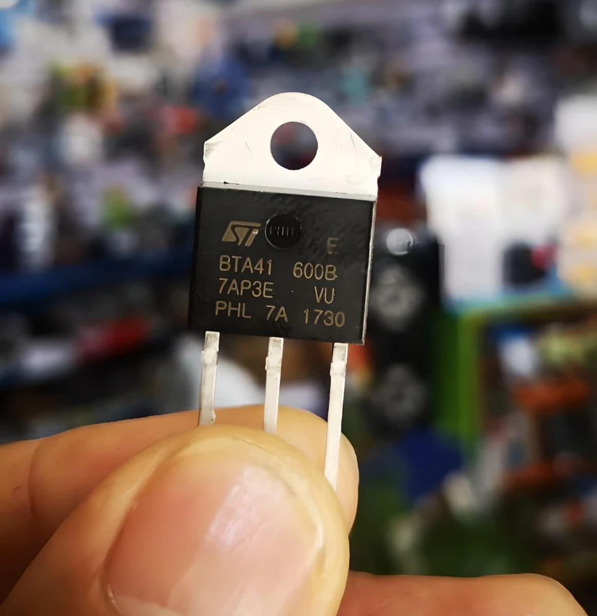 Imagen de Triac Bta41-600B 40A 600 V to-218